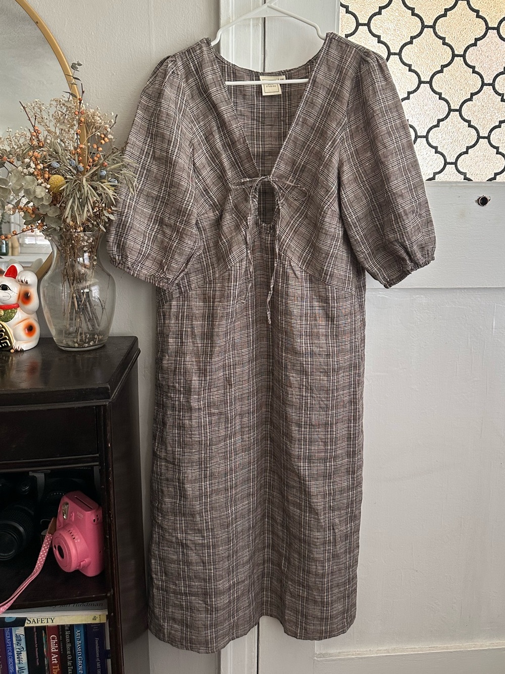 DEIJI STUDIOS Away Linen Checked Dress | Taupe grey